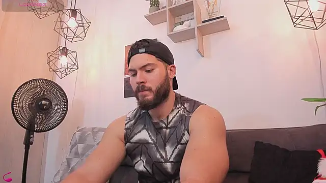 Snapshot of SebastianVilla_ chatting on 12-16-25, 12:04 SebastianVilla online show from 12-16-25, 12:04