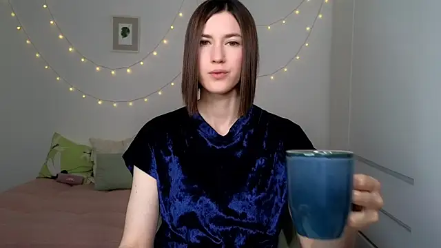 Snapshot of AliciaNewell chatting on 07-14-26, 04:28 AliciaNewell online show from 07-14-26, 04:28