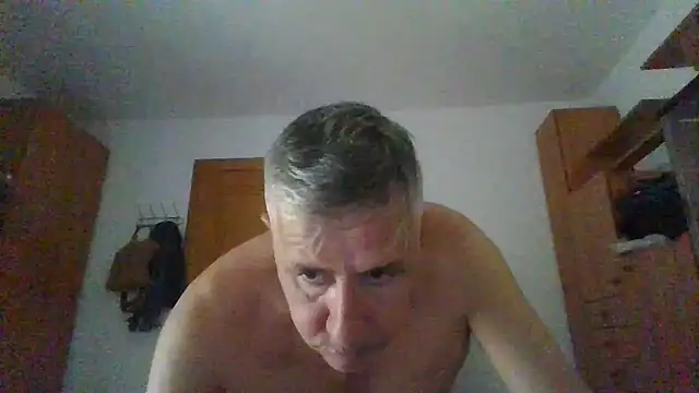 Snapshot of parejamlga58 chatting on 10-24-25, 01:18 parejamlga58 online show from 10-24-25, 01:18