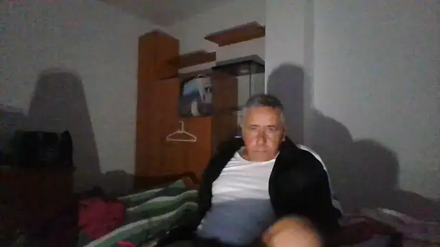 Snapshot of parejamlga58 chatting on 12-14-25, 09:41 parejamlga58 online show from 12-14-25, 09:41