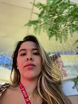 Snapshot of Emilia_Bakerr chatting on 12-17-24, 10:54 Emilia Bakerr online show from 12-17-24, 10:54