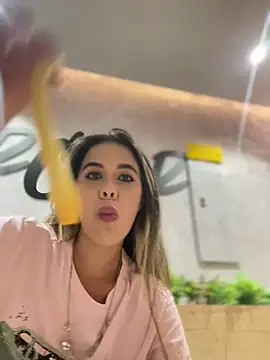 Snapshot of Emilia_Bakerr chatting on 02-04-25, 06:27 Emilia Bakerr online show from 02-04-25, 06:27