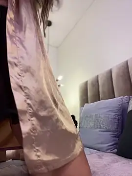 Snapshot of Emilia_Bakerr chatting on 02-11-25, 06:11 Emilia Bakerr online show from 02-11-25, 06:11