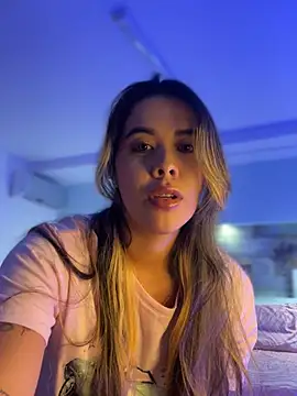 Snapshot of Emilia_Bakerr chatting on 02-21-25, 06:48 Emilia Bakerr online show from 02-21-25, 06:48