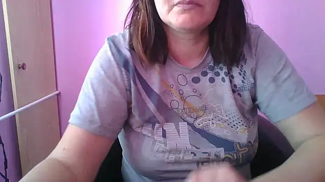 Snapshot of Lucinka1 chatting on 02-22-25, 11:13 Lucinka1 online show from 02-22-25, 11:13