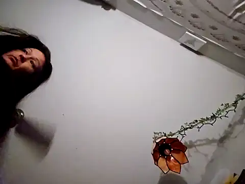 Snapshot of sweetkitty111 chatting on 12-21-24, 06:52 sweetkitty111 online show from 12-21-24, 06:52