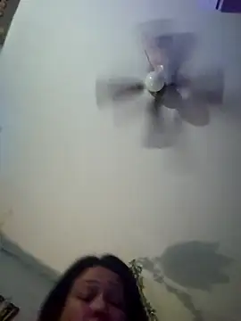 Snapshot of sweetkitty111 chatting on 11-17-25, 04:29 sweetkitty111 online show from 11-17-25, 04:29