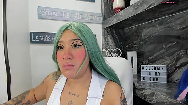 miss danika online show from 11-19-25, 10:59