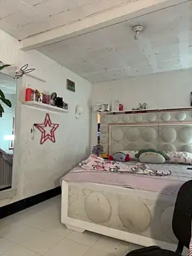 lucianaroy online show from 03-28-26, 04:39