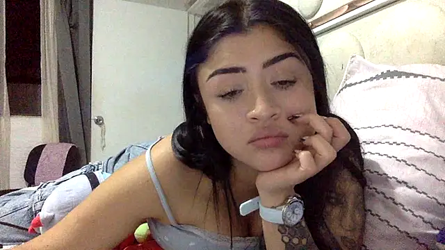 Snapshot of lucianaroy chatting on 07-18-26, 01:21 lucianaroy online show from 07-18-26, 01:21