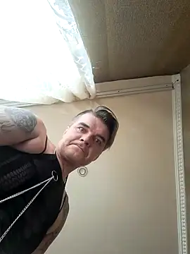 Snapshot of DjiniCD chatting on 02-11-25, 10:26 DjiniCD online show from 02-11-25, 10:26