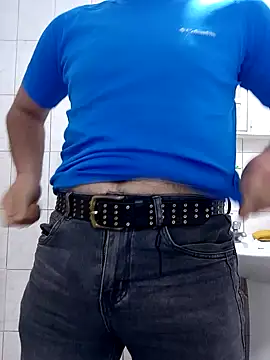 Snapshot of TrainedFinder5 chatting on 09-24-25, 02:37 TrainedFinder5 online show from 09-24-25, 02:37