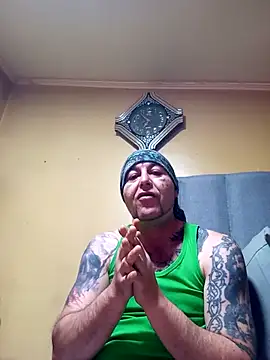 Snapshot of TrainedFinder5 chatting on 10-07-25, 11:46 TrainedFinder5 online show from 10-07-25, 11:46