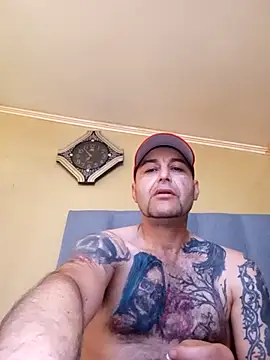 Snapshot of TrainedFinder5 chatting on 10-21-25, 08:09 TrainedFinder5 online show from 10-21-25, 08:09