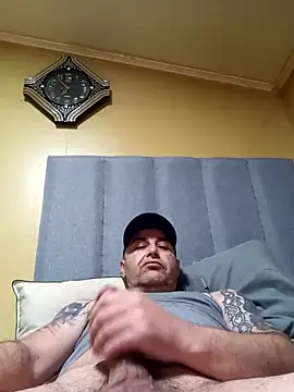 Snapshot of TrainedFinder5 chatting on 11-01-25, 06:48 TrainedFinder5 online show from 11-01-25, 06:48