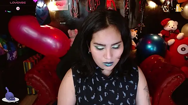 kureiji hentaii online show from 11-17-25, 09:31