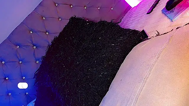 Ashlycuute online show from 12-20-24, 12:41