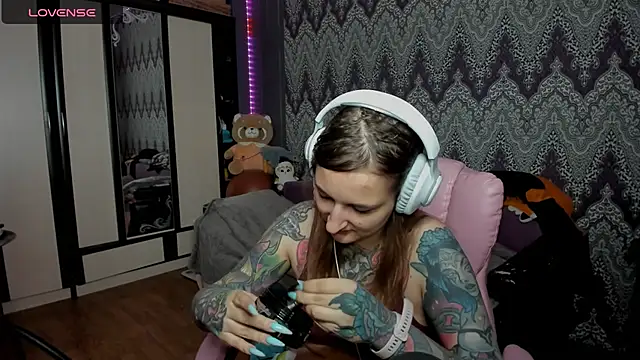 Snapshot of AlexRacc00n chatting on 12-06-24, 11:25 AlexRacc00n online show from 12-06-24, 11:25