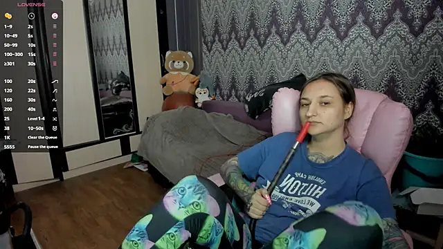 Snapshot of AlexRacc00n chatting on 01-21-25, 02:54 AlexRacc00n online show from 01-21-25, 02:54