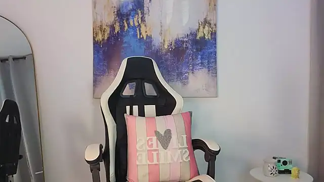 KristennBlue online show from 11-23-25, 10:04