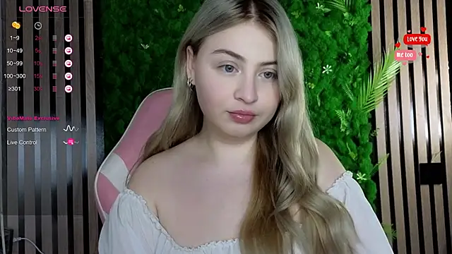 shy blondiee online show from 10-26-25, 10:04