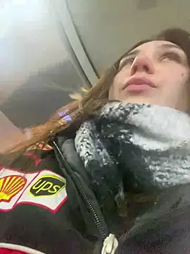 QuitieLia online show from 12-13-24, 03:11