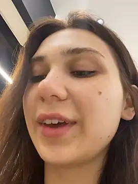 QuitieLia online show from 01-10-25, 03:16