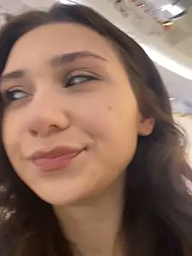 QuitieLia online show from 01-12-25, 03:25