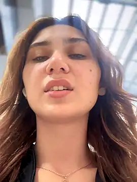 QuitieLia online show from 10-18-25, 09:21