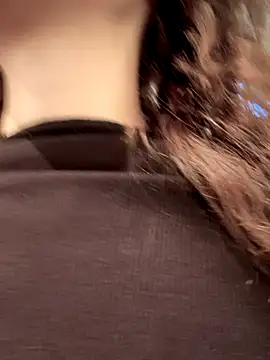 QuitieLia online show from 10-21-25, 08:15