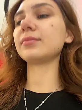 QuitieLia online show from 12-03-25, 08:23