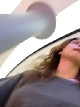 QuitieLia online show from 02-01-26, 08:24