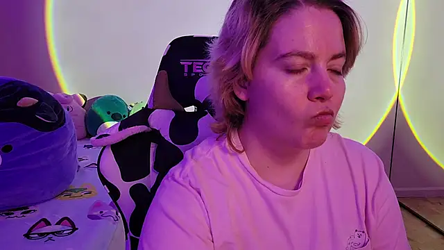 InternetFairy XO online show from 01-31-25, 02:26