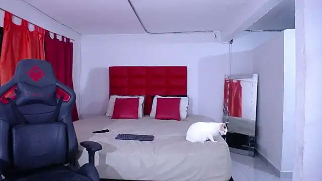 LyonGallego  online show from 02-05-26, 10:20