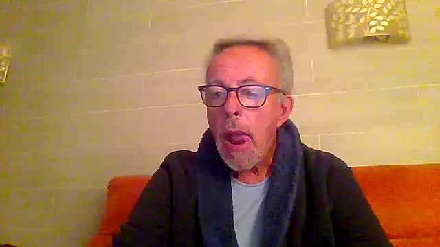 tuggy59 online show from 11-29-25, 05:54