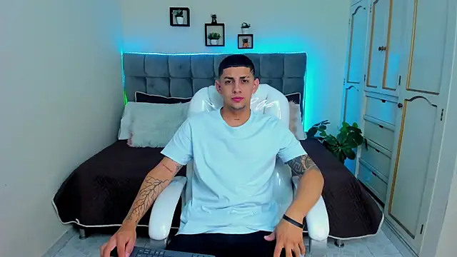 Alex cute77 online show from 01-24-25, 12:20