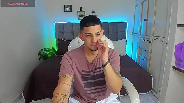 Alex cute77 online show from 02-12-25, 12:12