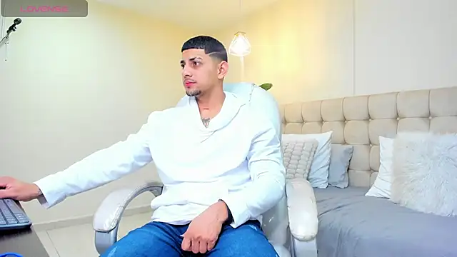 Alex cute77 online show from 03-07-25, 12:23