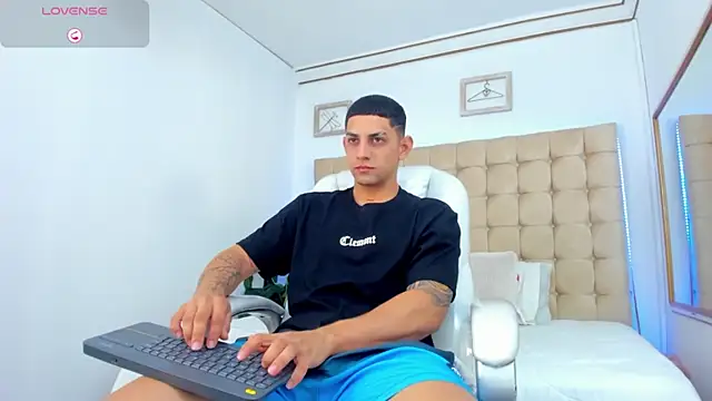 Alex cute77 online show from 09-30-25, 11:59