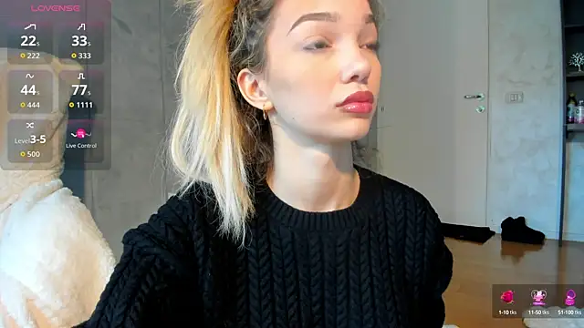 Sassy Teen online show from 10-22-25, 09:09