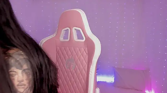 Snapshot of lili_taylor chatting on 01-16-25, 09:48 lili taylor online show from 01-16-25, 09:48