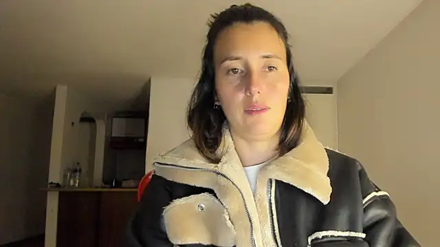 Snapshot of zoe_jeane_beker chatting on 02-15-25, 12:37 zoe jeane beker online show from 02-15-25, 12:37