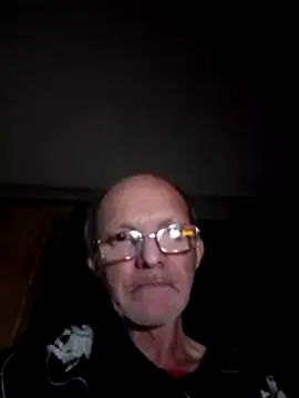 Snapshot of oksana722 chatting on 10-27-25, 11:03 oksana722 online show from 10-27-25, 11:03