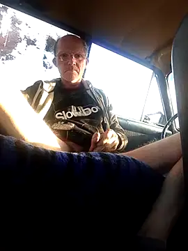 Snapshot of oksana722 chatting on 11-03-25, 12:39 oksana722 online show from 11-03-25, 12:39