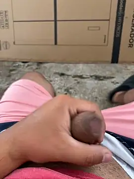 Snapshot of Enrrique30 chatting on 12-18-24, 04:49 Enrrique30 online show from 12-18-24, 04:49