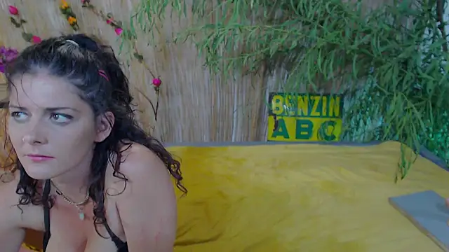 SweetJojo1993 online show from 10-05-25, 10:29