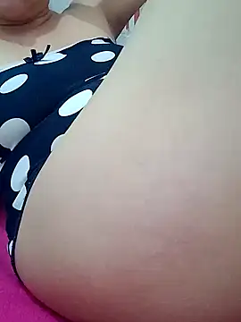  Bella Candy  online show from 12-18-24, 11:40