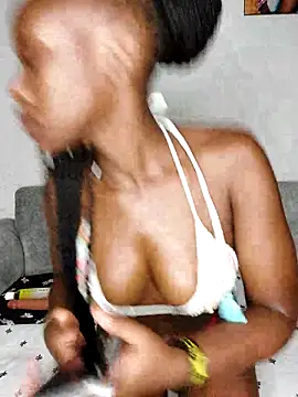 Snapshot of bebygirl143s chatting on 11-20-25, 09:58 bebygirl143s online show from 11-20-25, 09:58