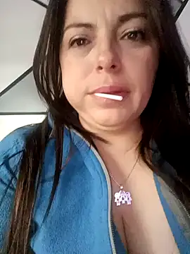 Snapshot of seherlatin chatting on 02-21-25, 08:38 seherlatin online show from 02-21-25, 08:38