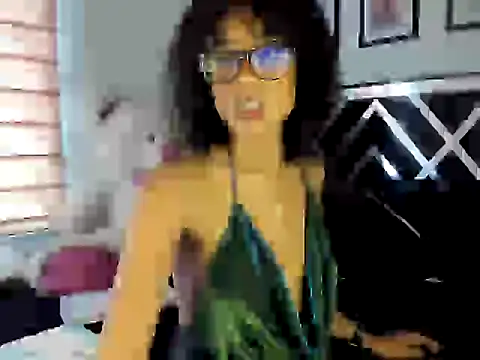 Snapshot of Kasandralopez chatting on 03-18-25, 06:48 Kasandralopez online show from 03-18-25, 06:48